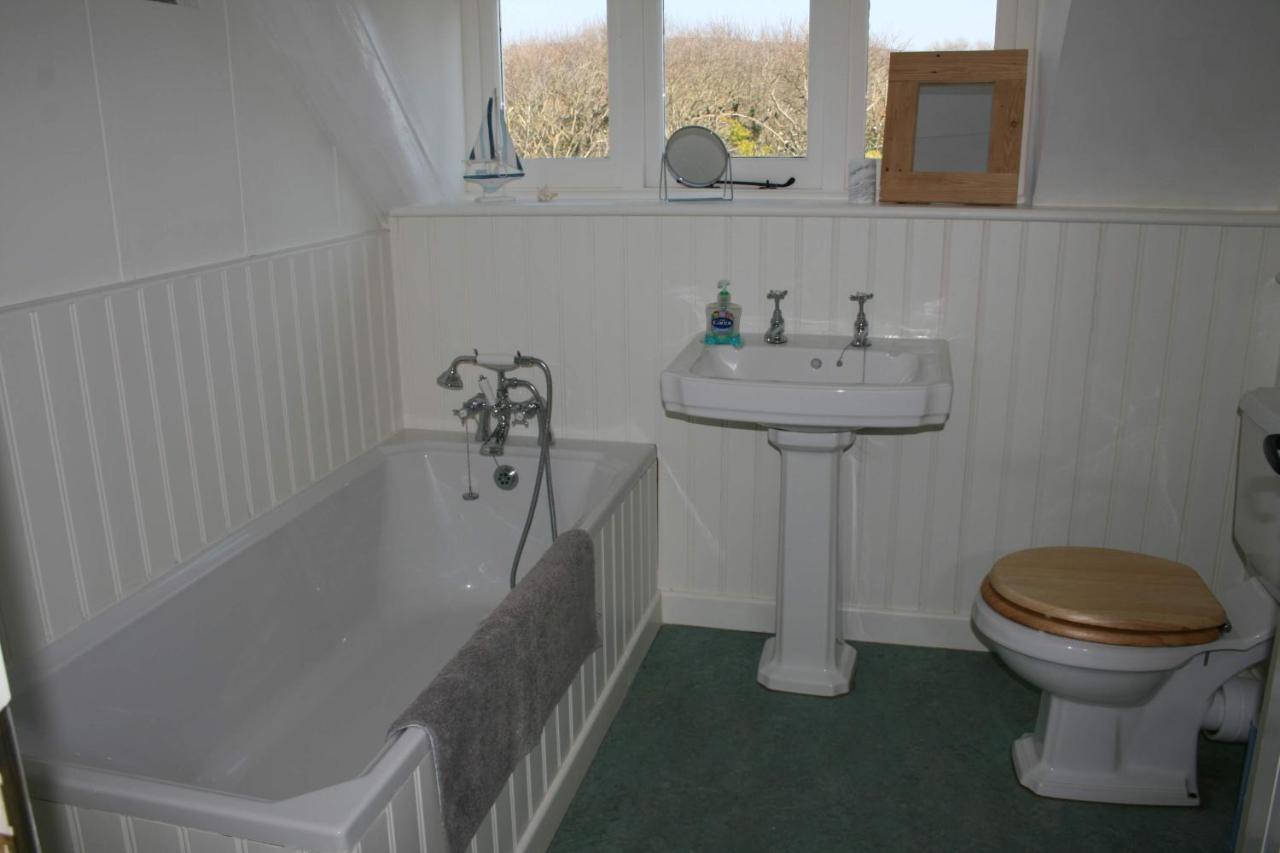 Greystone Cottage - Sea Views, Short Stroll To A Beautiful Sandy Beach Brook  Exterior foto