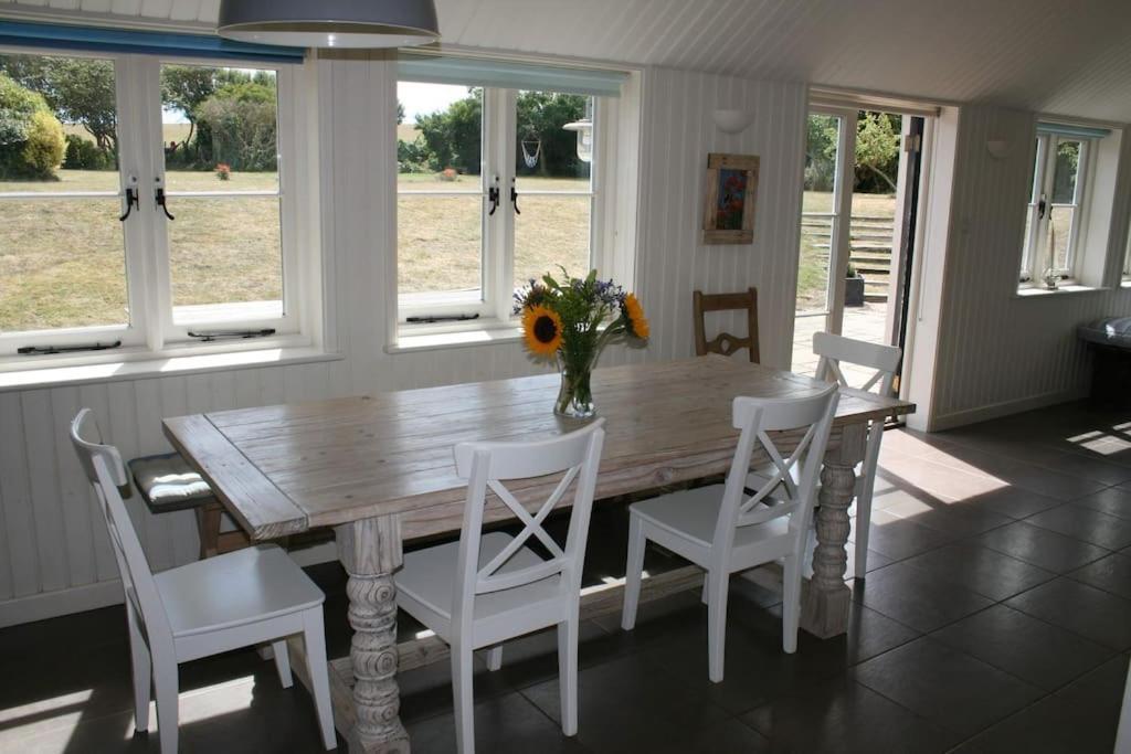 Greystone Cottage - Sea Views, Short Stroll To A Beautiful Sandy Beach Brook  Exterior foto
